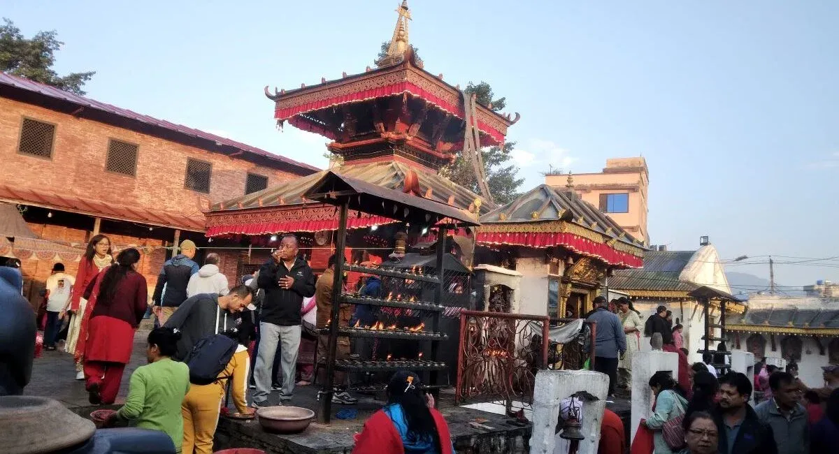नवरात्रको दोस्रो दिनः शक्तिपीठ एवं देवी मन्दिरमा भक्तजनको लर्को
