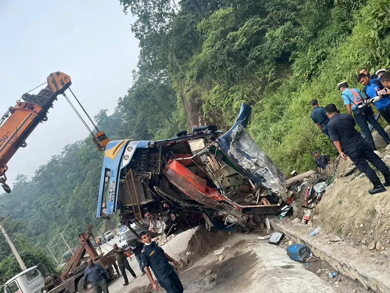 दाउन्ने दुर्घटनामा छ जनाको मृत्यु,१० जना घाइते